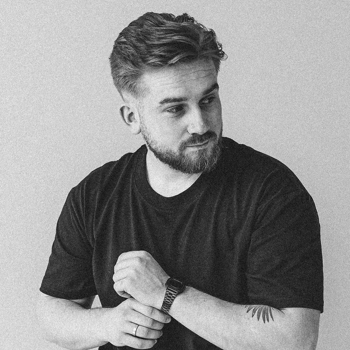 Денис Верестюк — бренд дизайнер, дизайнер логотипів та айдентики